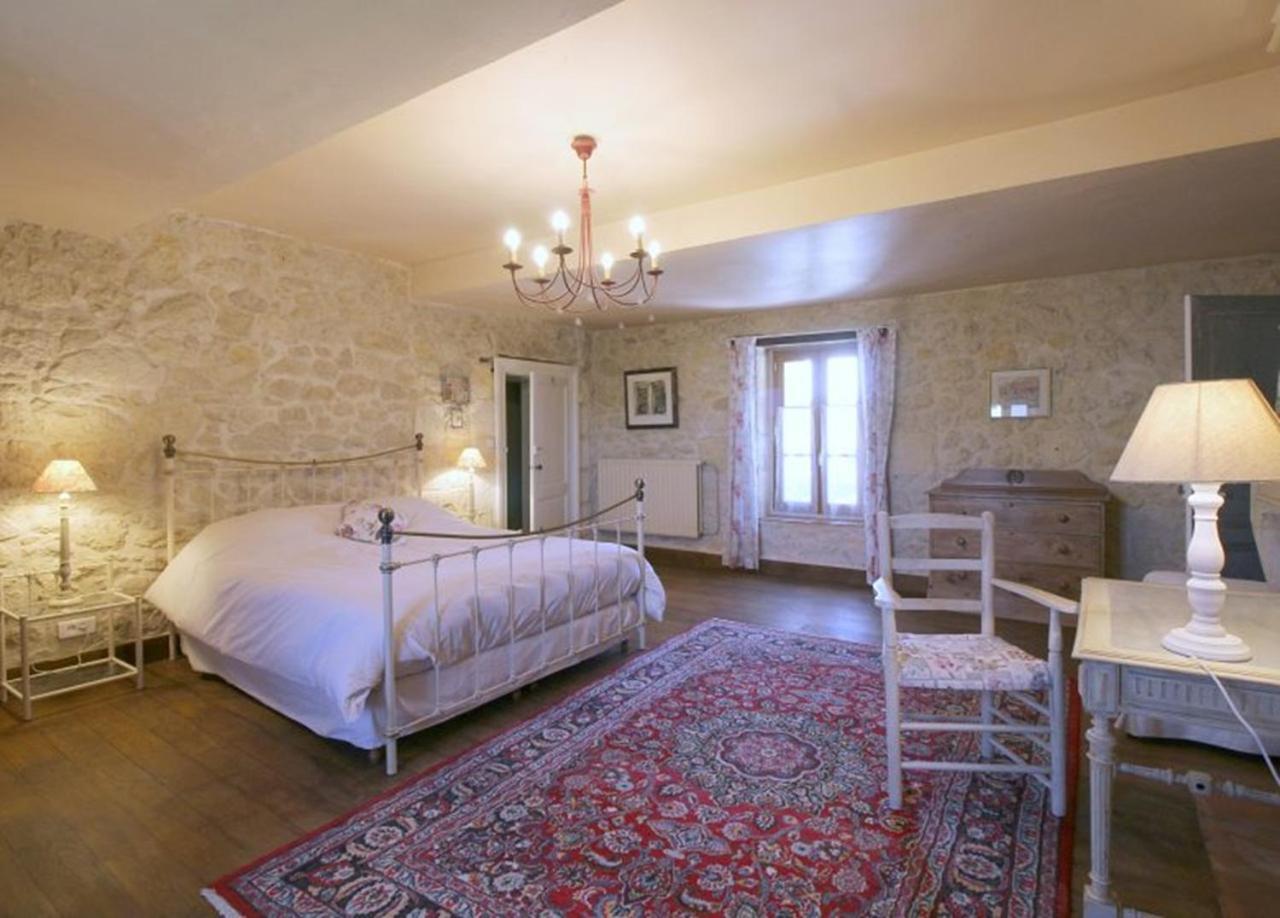 Chambre D'Hotes Spacieuse, Salle De Bain Privative Saint-Michel-de-Fronsac Exterior foto